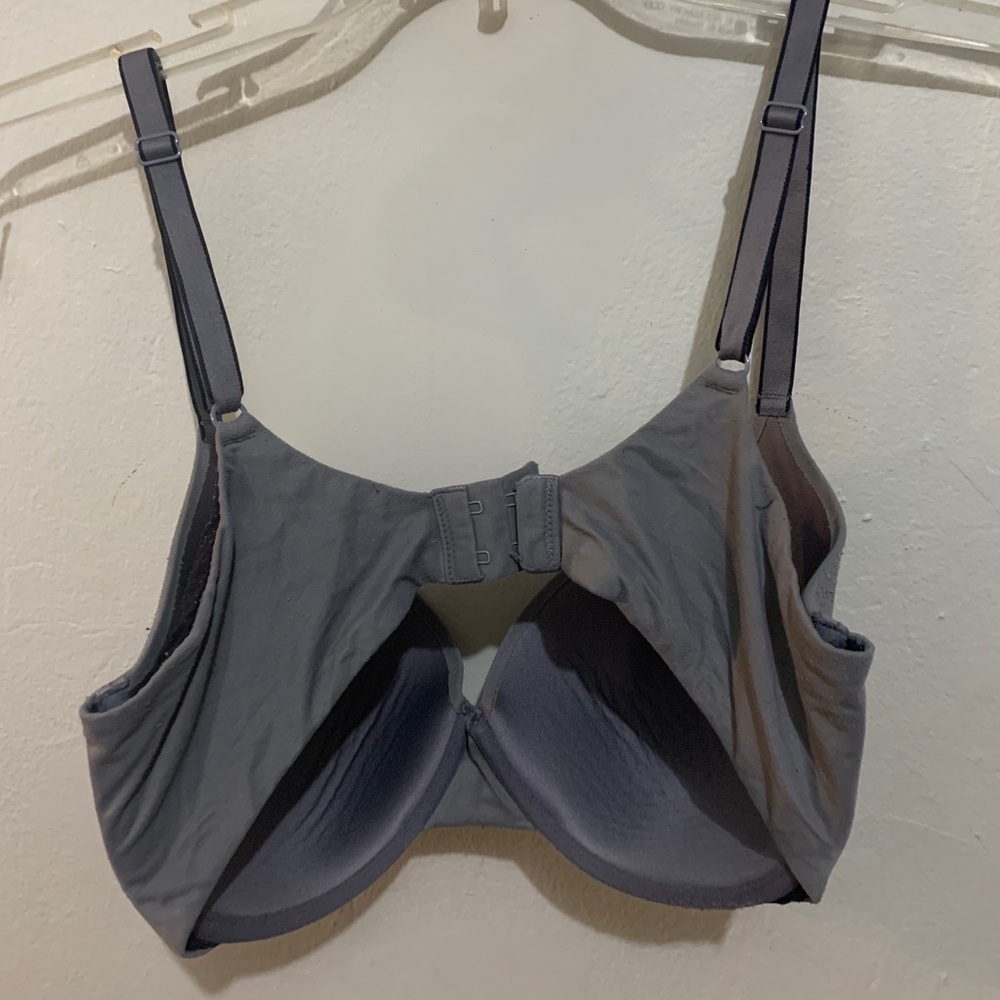 Grey bra - Picture 3 of 3
